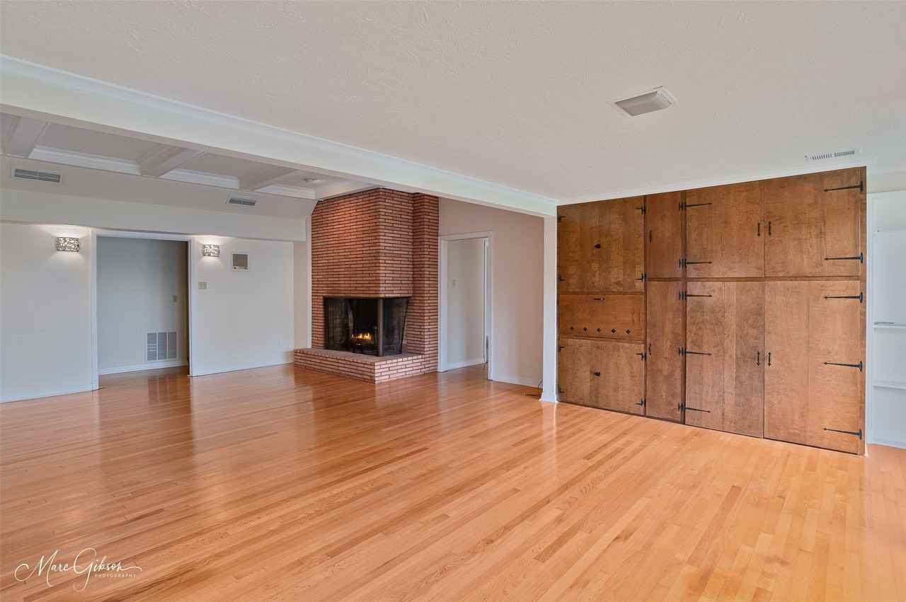 728 Ontario St - Photo 7 of 32