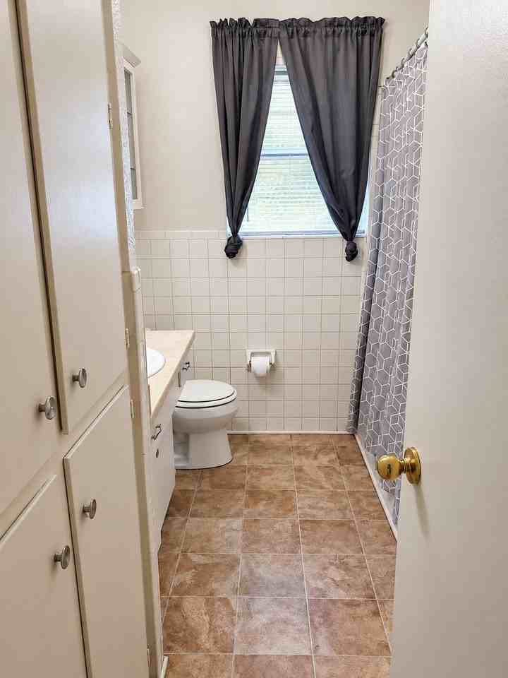 317 N Kuykendall - Photo 6 of 7
