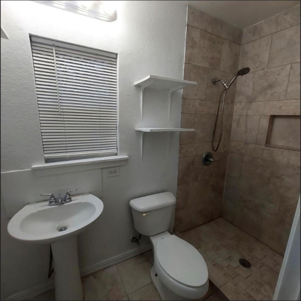 1001 N Anna St - Photo 4 of 7