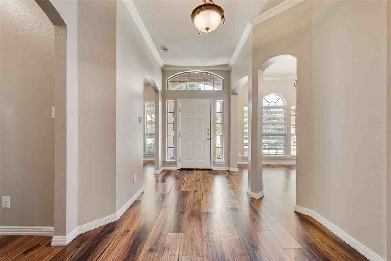 7900 Brookmount St - Photo 7 of 22