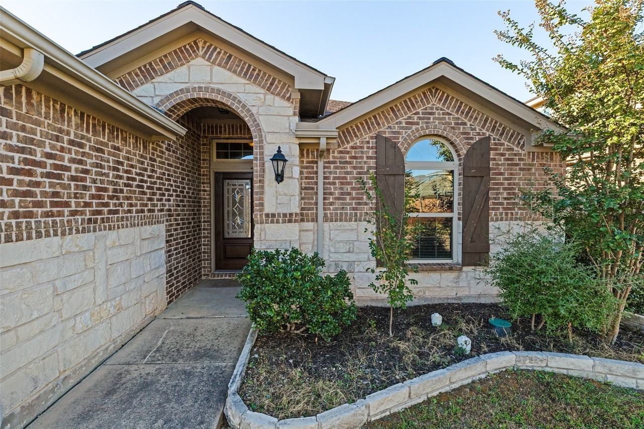 11800 Kurth Dr - Photo 2 of 25