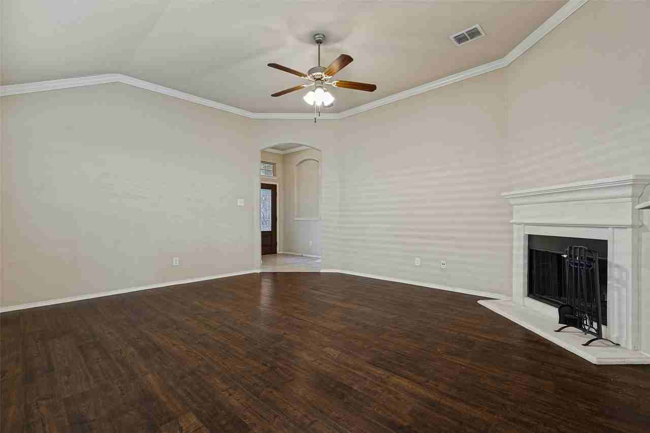 11800 Kurth Dr - Photo 6 of 25
