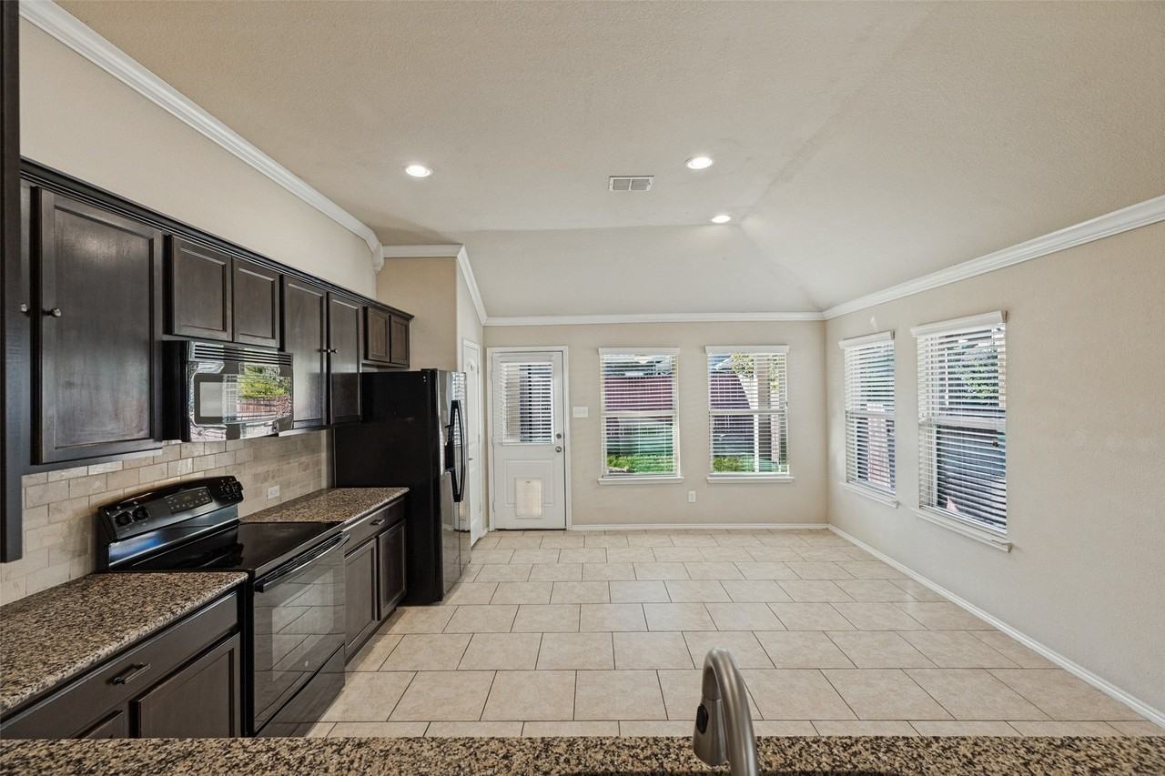 11800 Kurth Dr - Photo 7 of 25