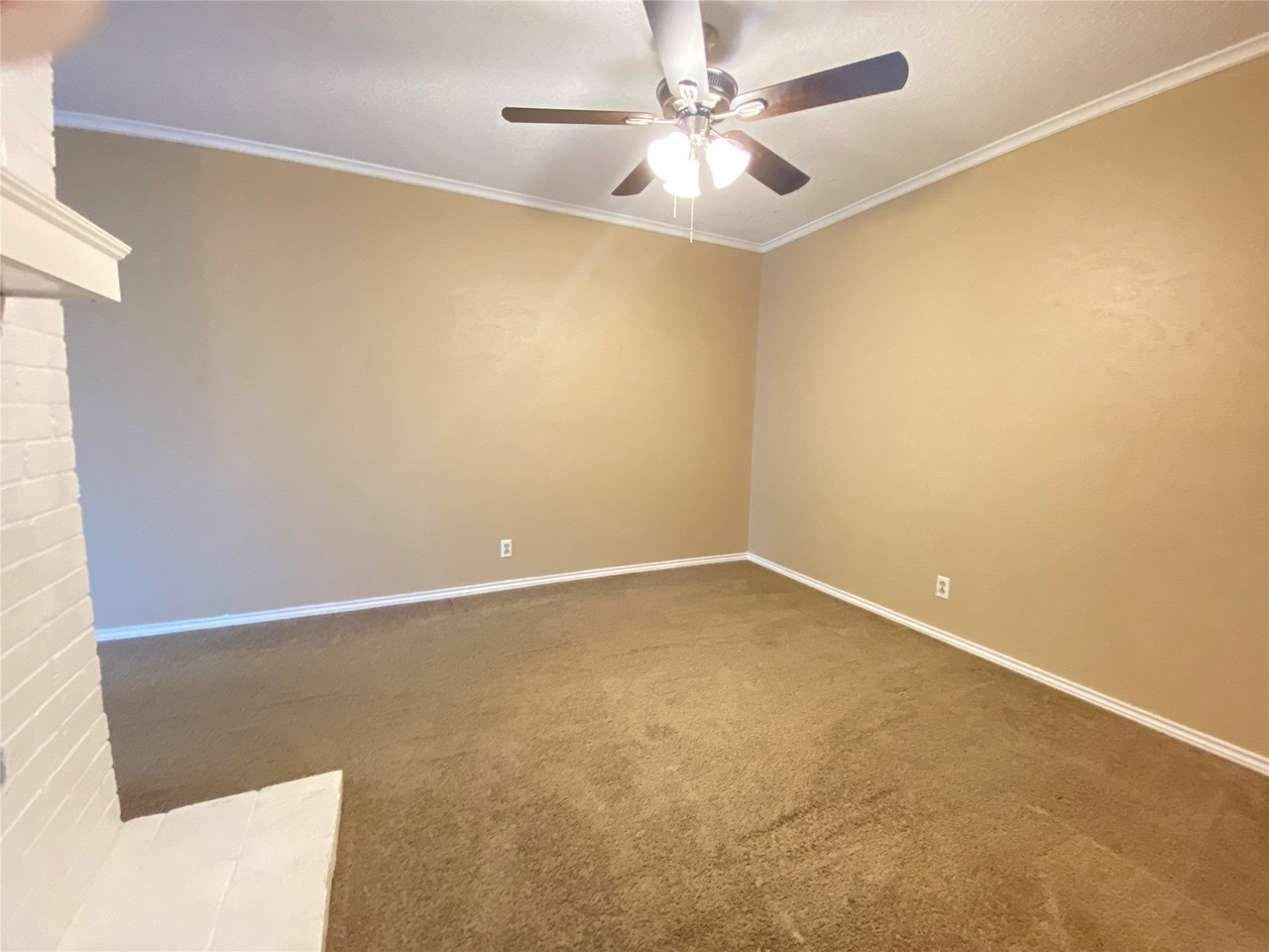 3611 Shady Park Dr - Photo 4 of 26