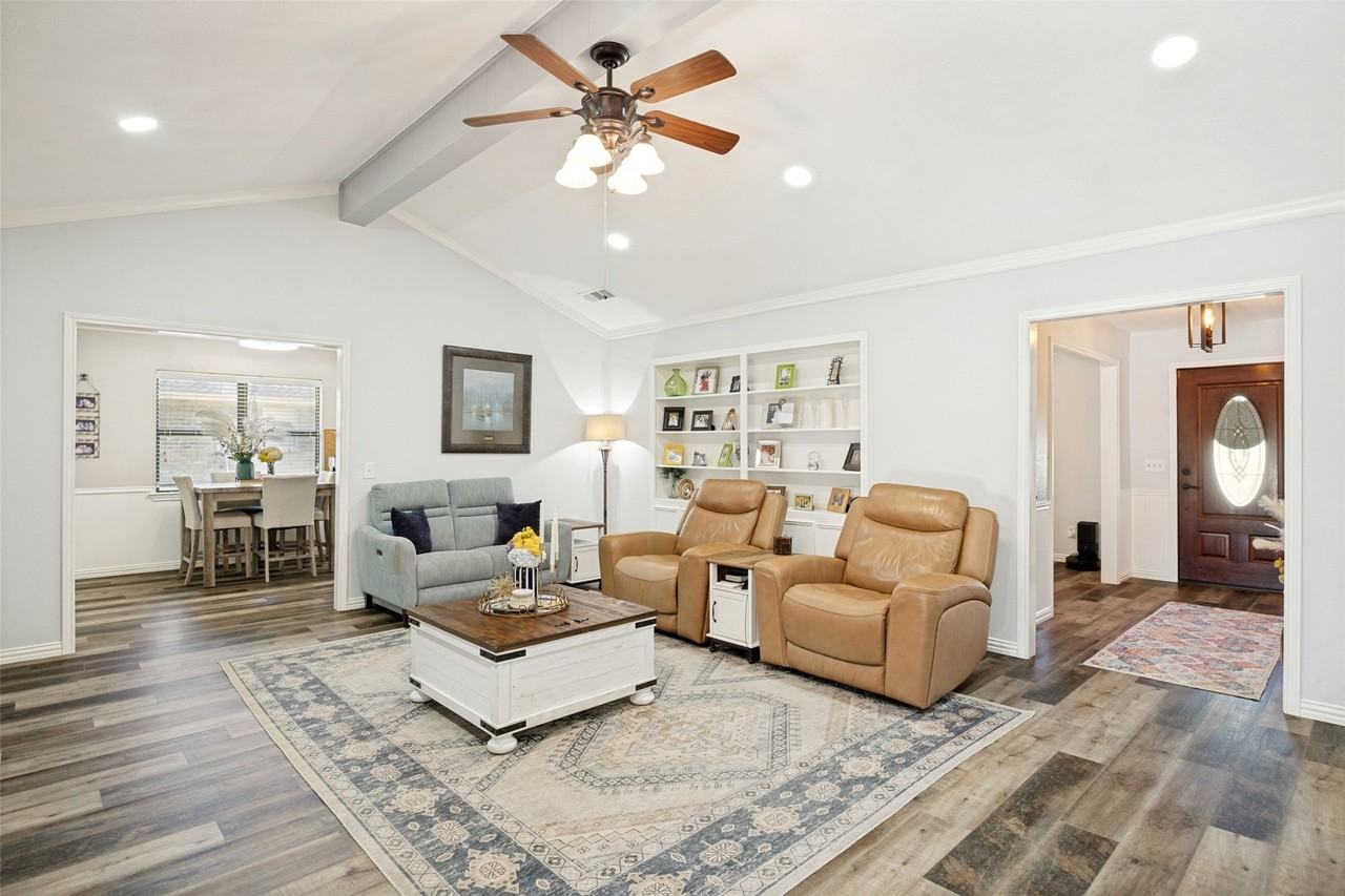 2617 Pinehurst Dr - Photo 4 of 26