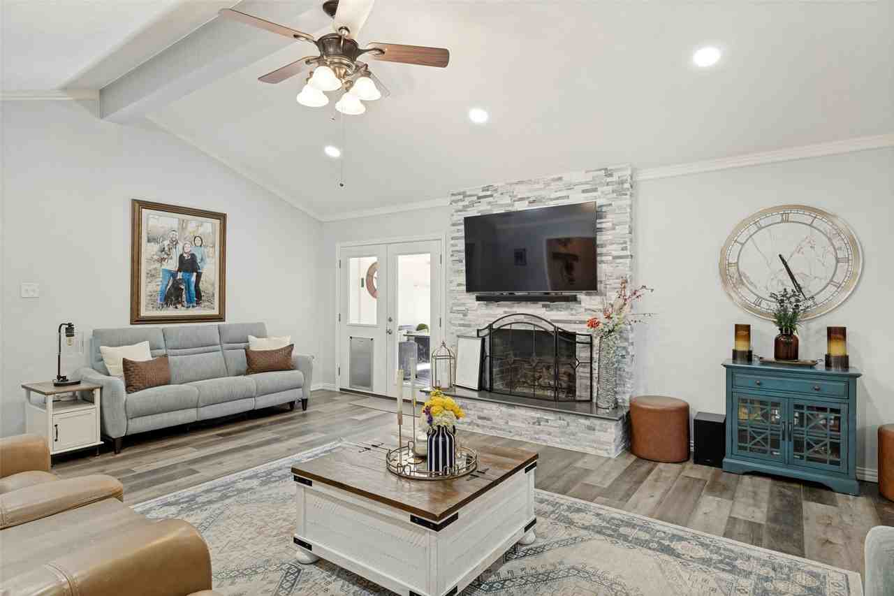 2617 Pinehurst Dr - Photo 5 of 26