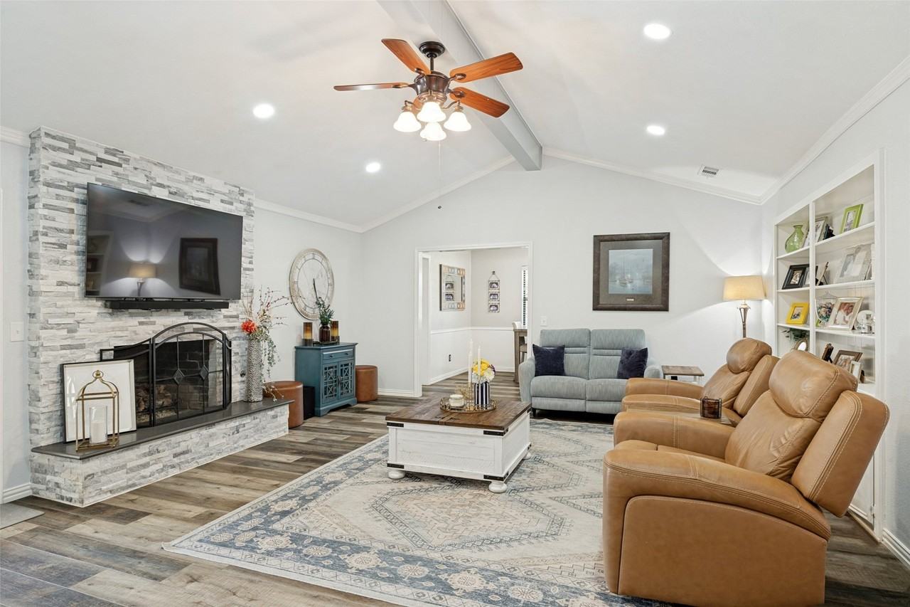 2617 Pinehurst Dr - Photo 6 of 26
