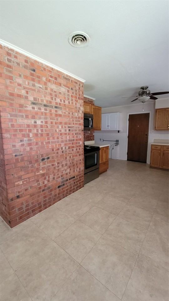 4101 Lanark Ave - Photo 4 of 19