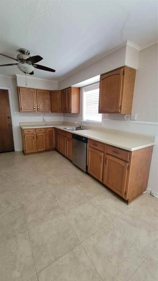 4101 Lanark Ave - Photo 5 of 19