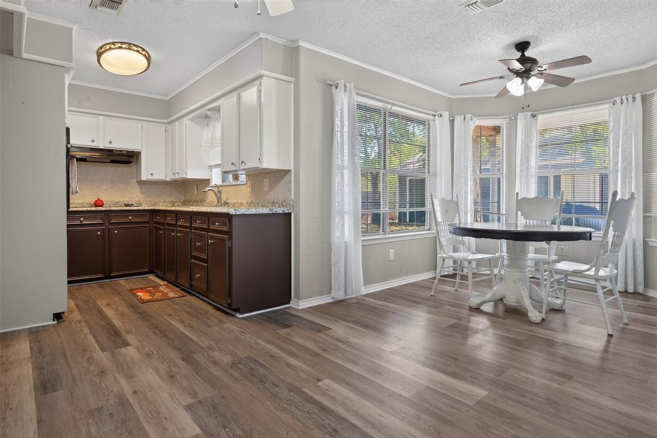 105 Murray St - Photo 6 of 37