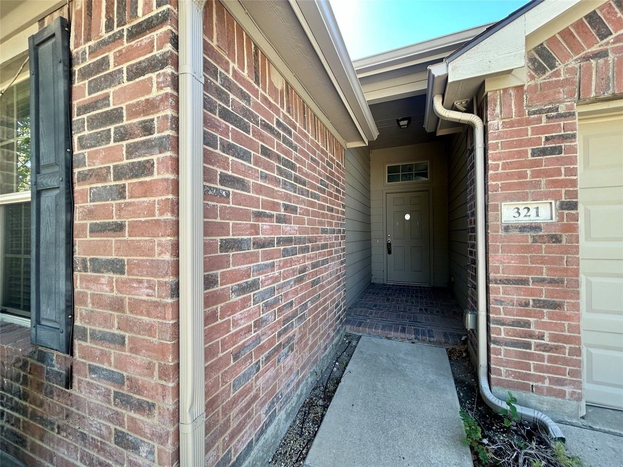 321 Fossil Bridge Dr - Photo 2 of 27