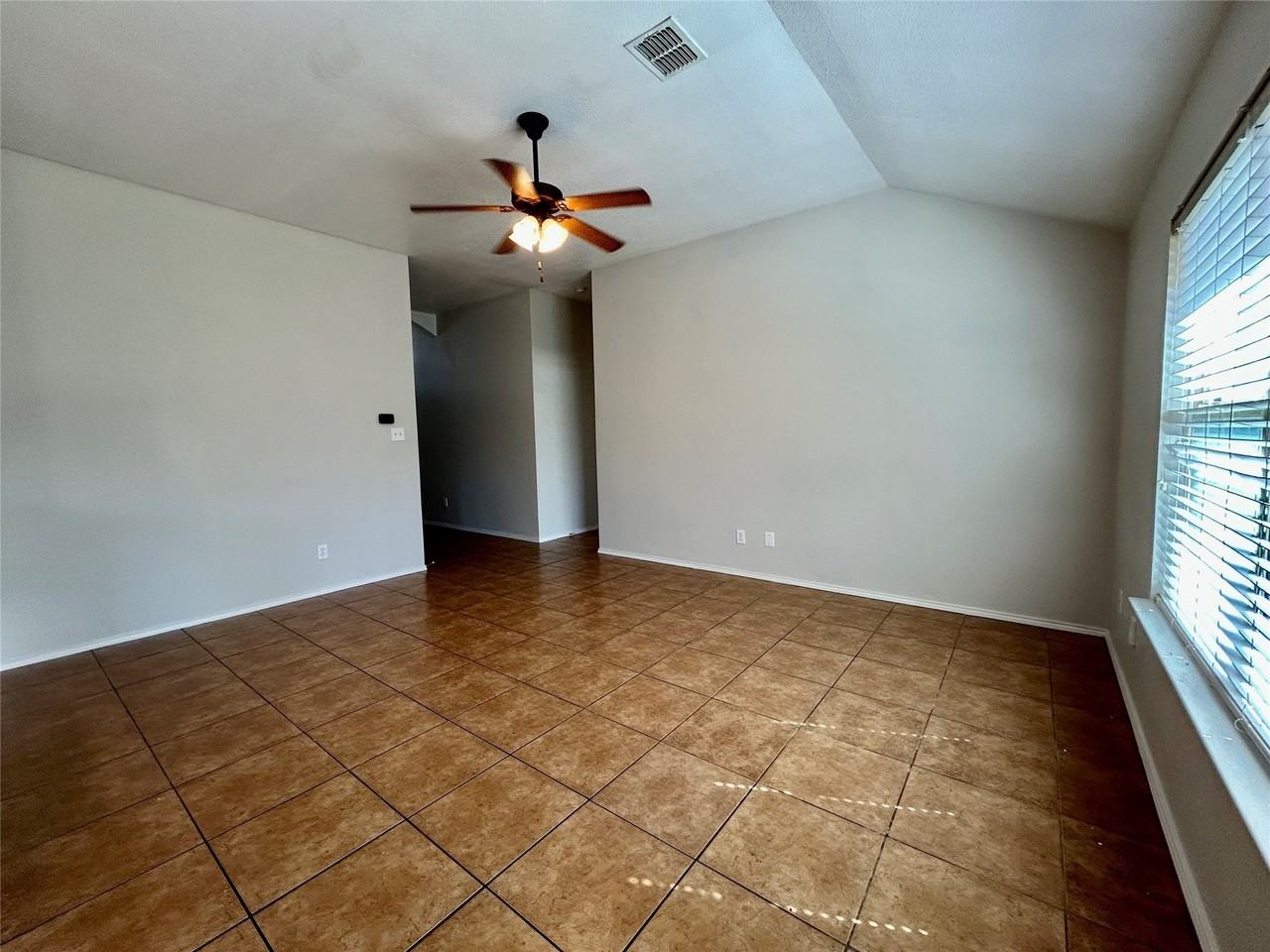 321 Fossil Bridge Dr - Photo 4 of 27