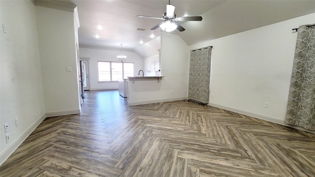 3830 Bettes Ln - Photo 2 of 33
