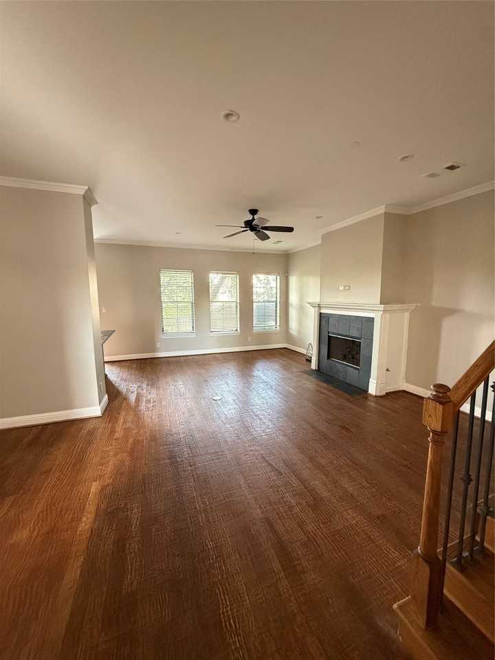 1025 Emerson Park Ln - Photo 4 of 21