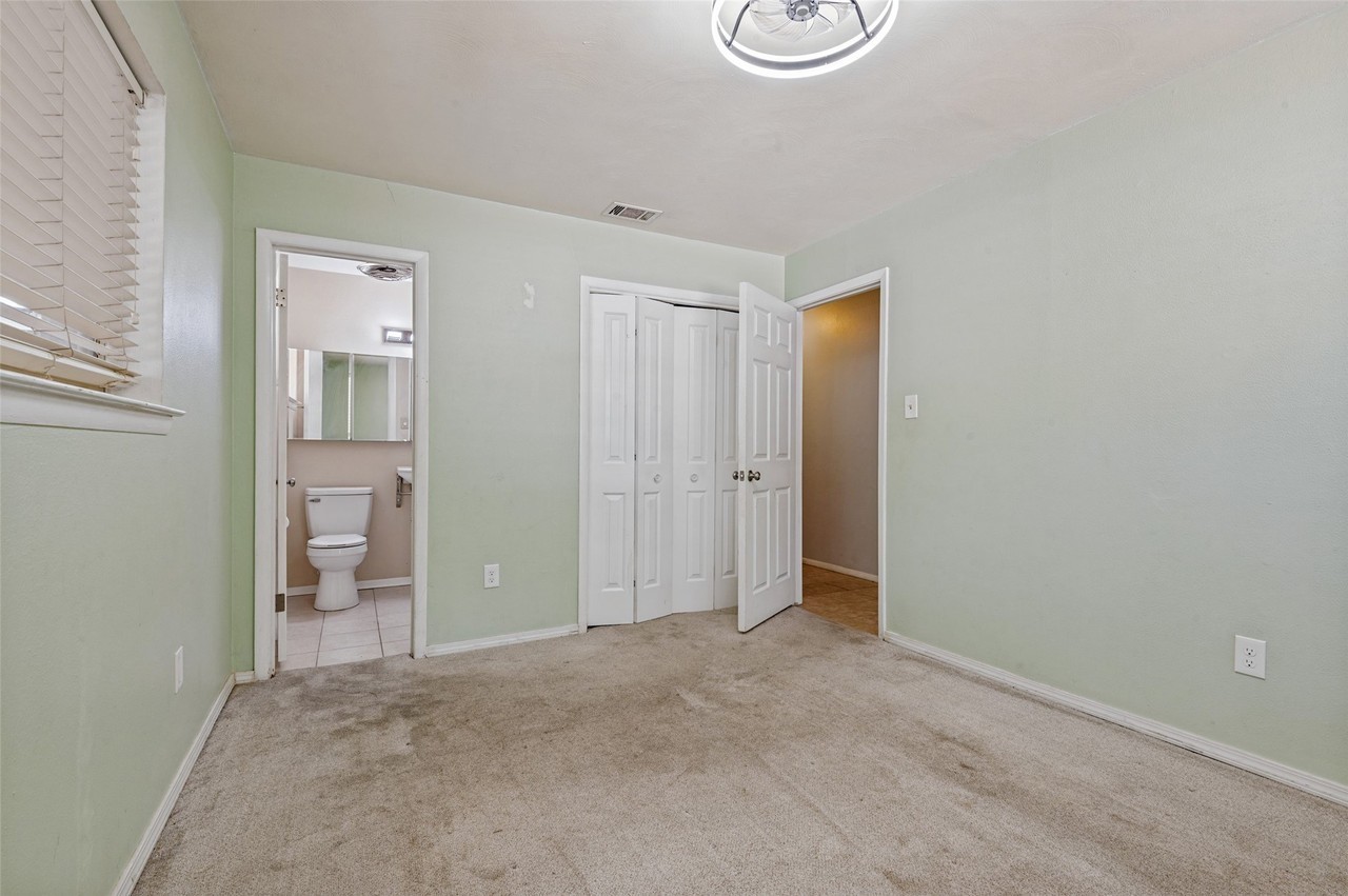 2218 Royal Oaks Dr - Photo 6 of 12