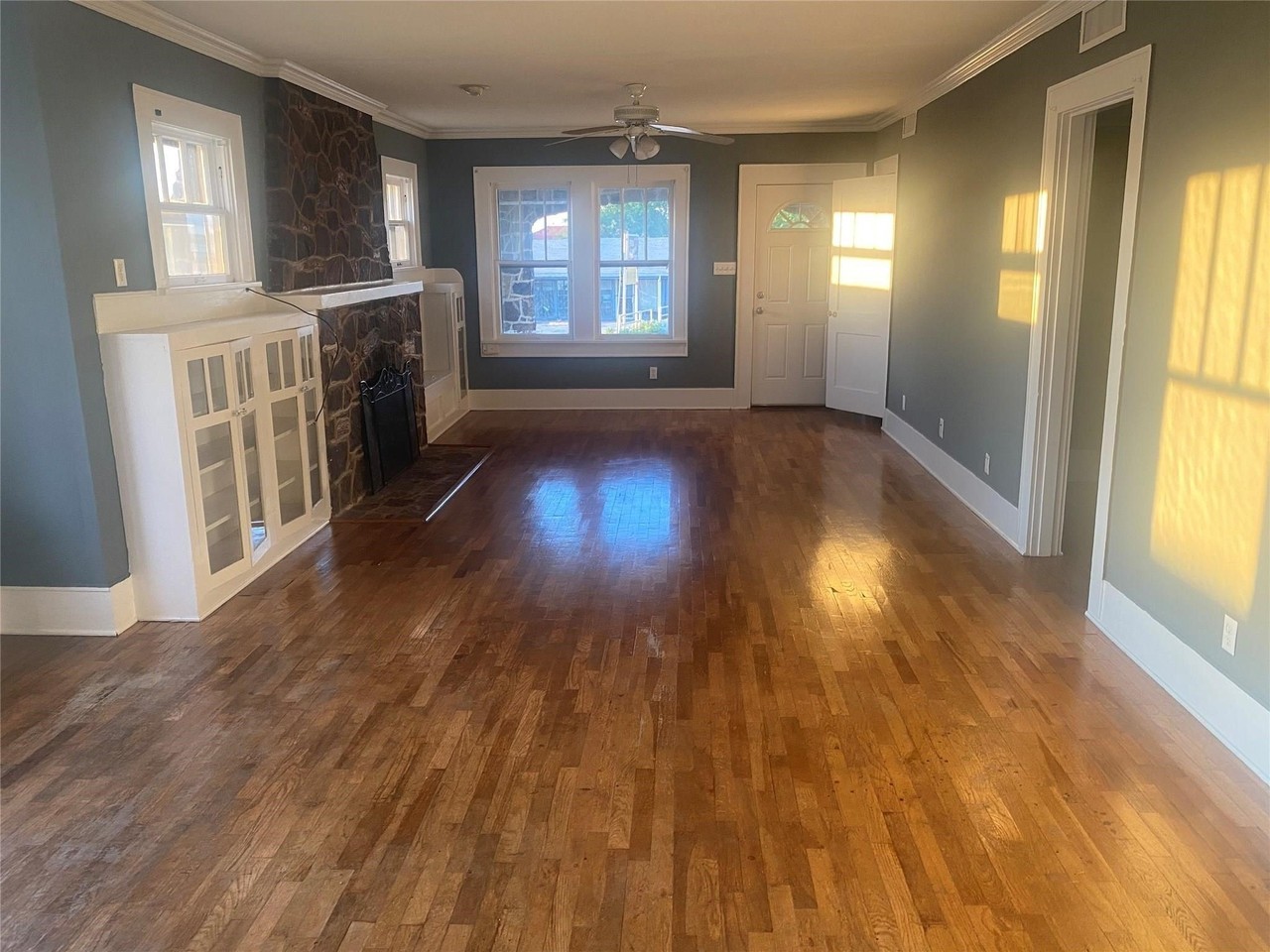 602 E Wise St - Photo 4 of 17