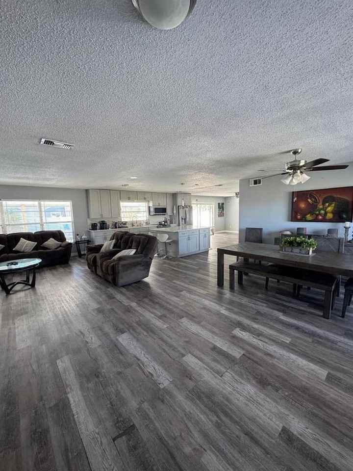 1814 Paradise Dr - Photo 5 of 25