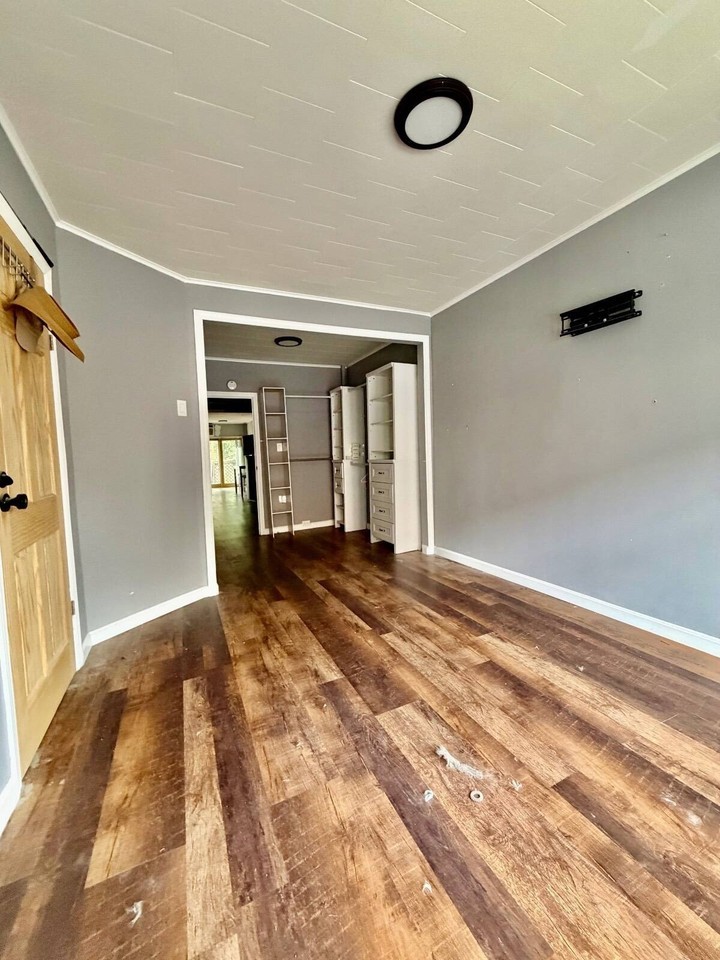 6061 55th St #1R - Photo 5 of 13