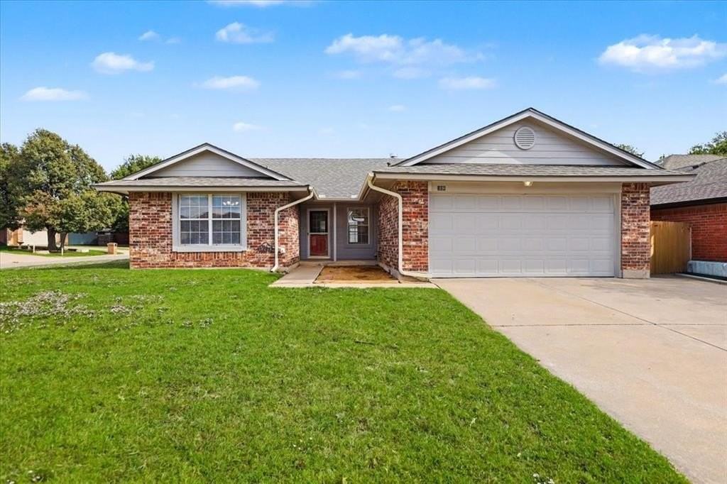 308 Bradgate Dr - Photo 2 of 34