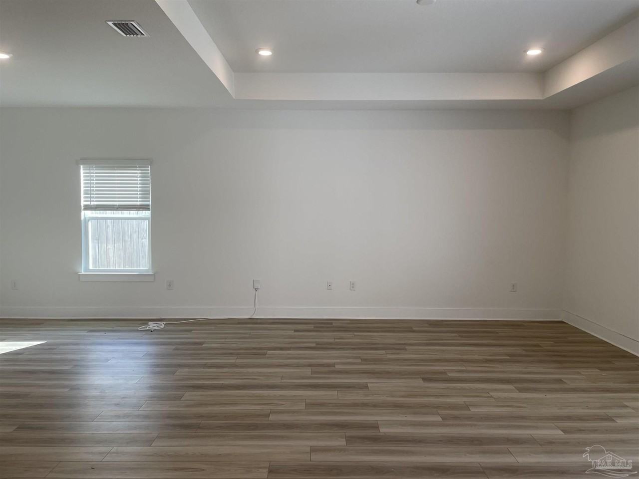 5355 Cornwall Dr - Photo 6 of 22