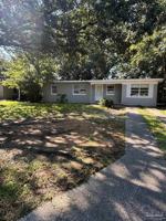 featured image of 909 Cranbrook Ave