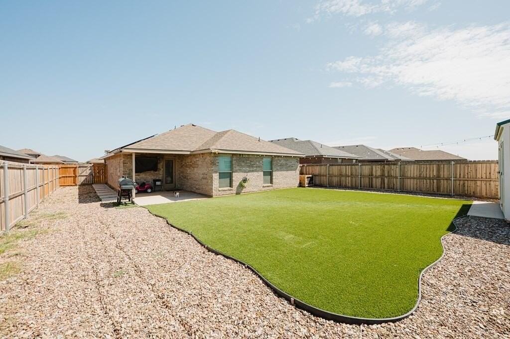 2904 Stagecoach Ct - Photo 3 of 14
