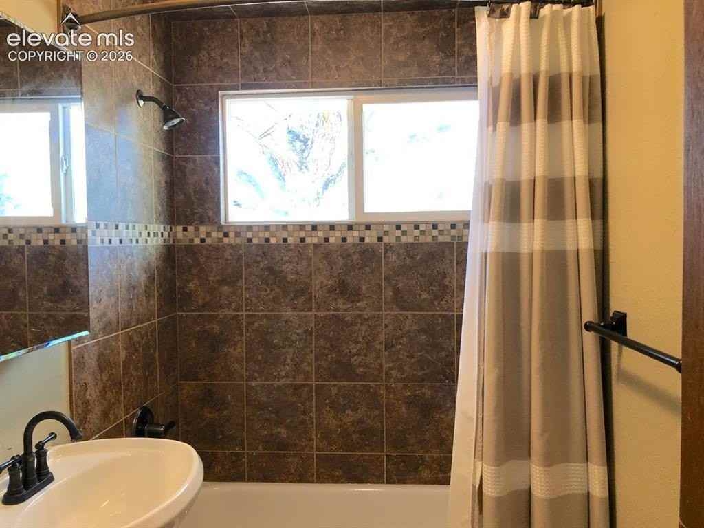 2537 Meadowlark Ln - Photo 7 of 13