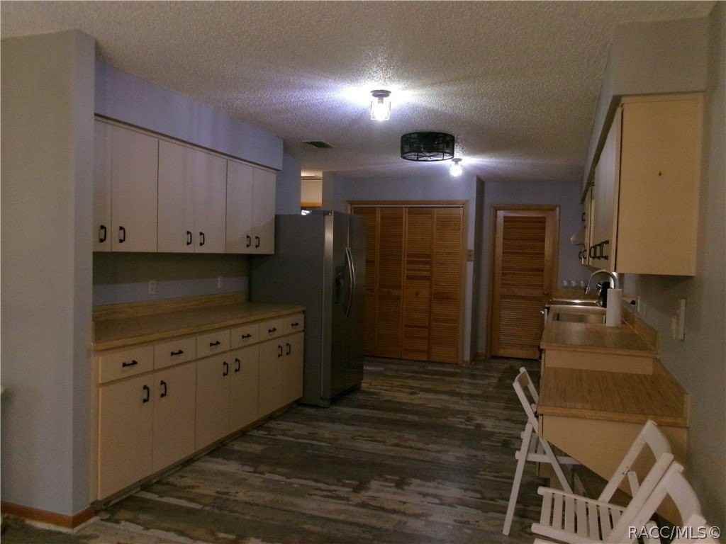 628 S Crabtree Pt - Photo 7 of 43