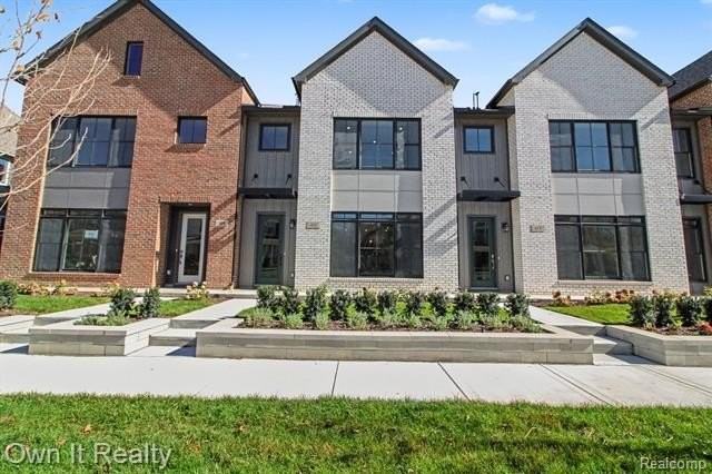 411 S Center St - Photo 2 of 15