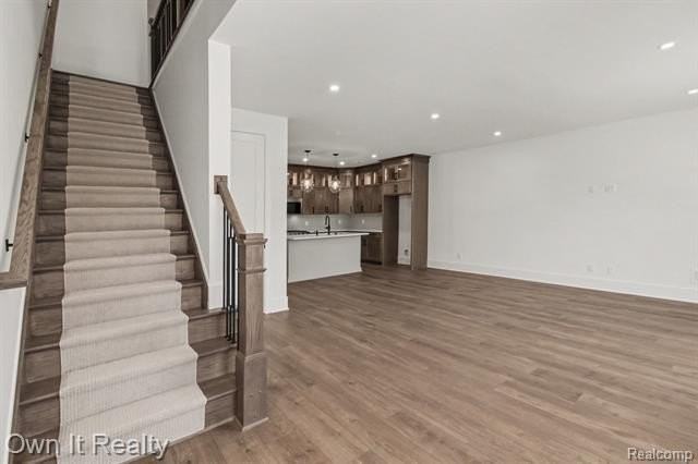 411 S Center St - Photo 3 of 15