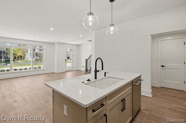 411 S Center St - Photo 6 of 15