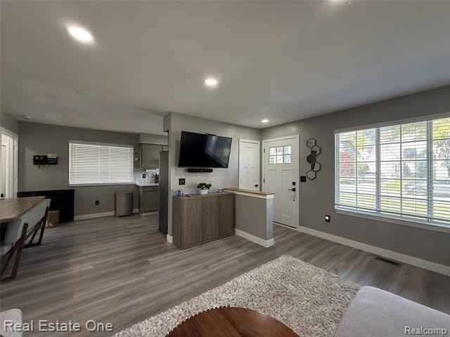 517 Renshaw St - Photo 5 of 29