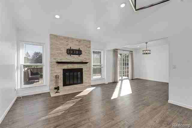 46176 Loveland Dr - Photo 3 of 34