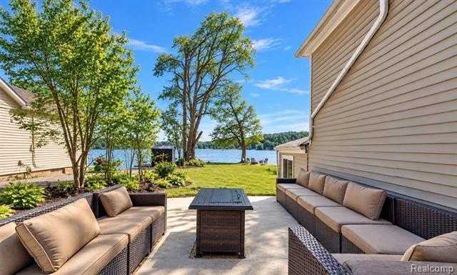 2940 Steeple Hill Rd - Photo 4 of 22