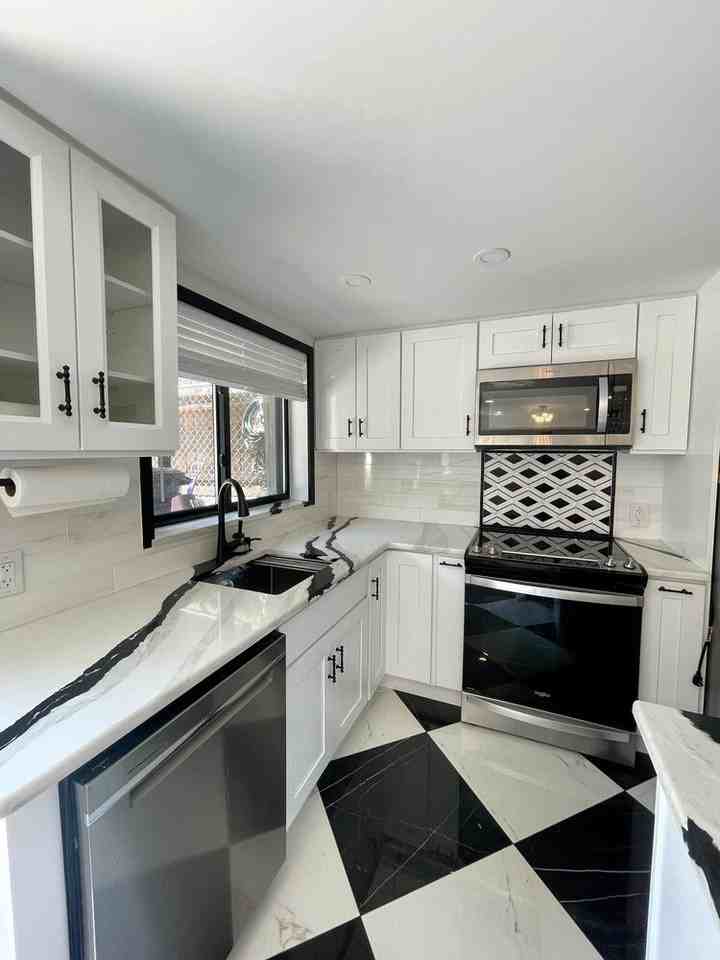 316 Union St - Photo 5 of 10