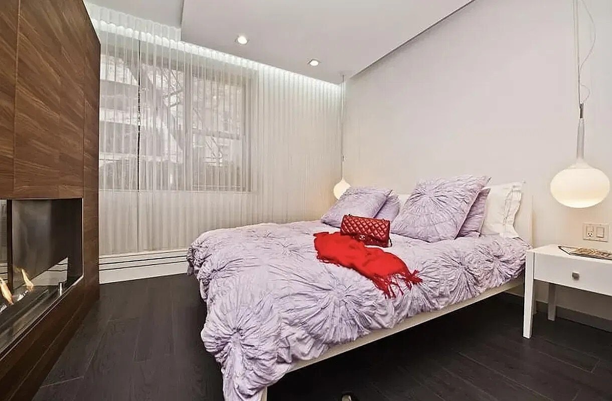 225 W 70th St - Photo 2 of 4