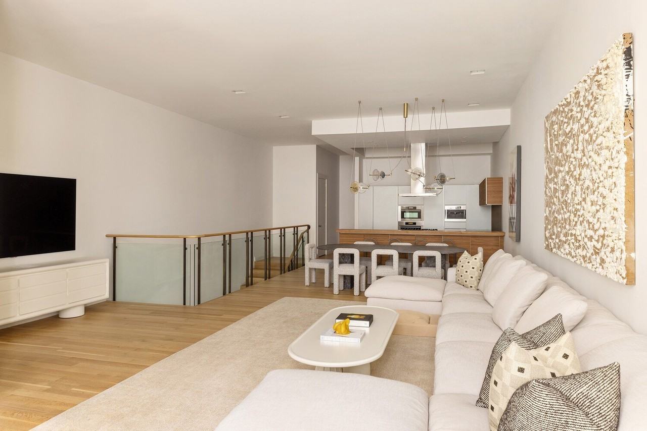 83 Spring St - Photo 7 of 10