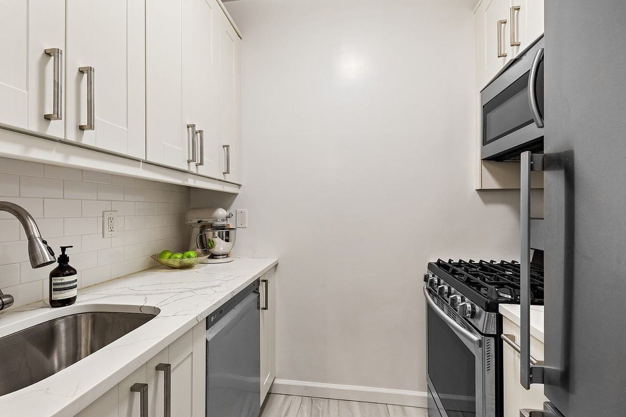 205 E 68th St - Photo 2 of 4