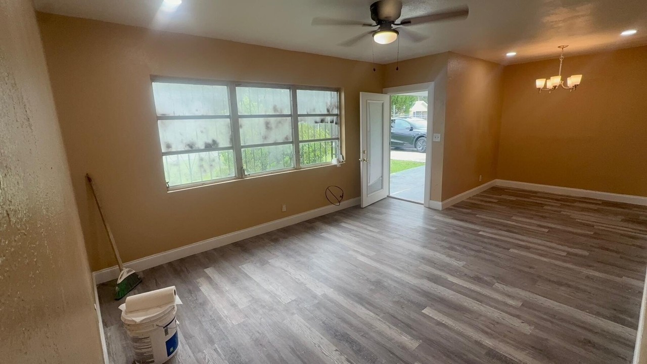 957 Ne 15th Ave - Photo 6 of 13