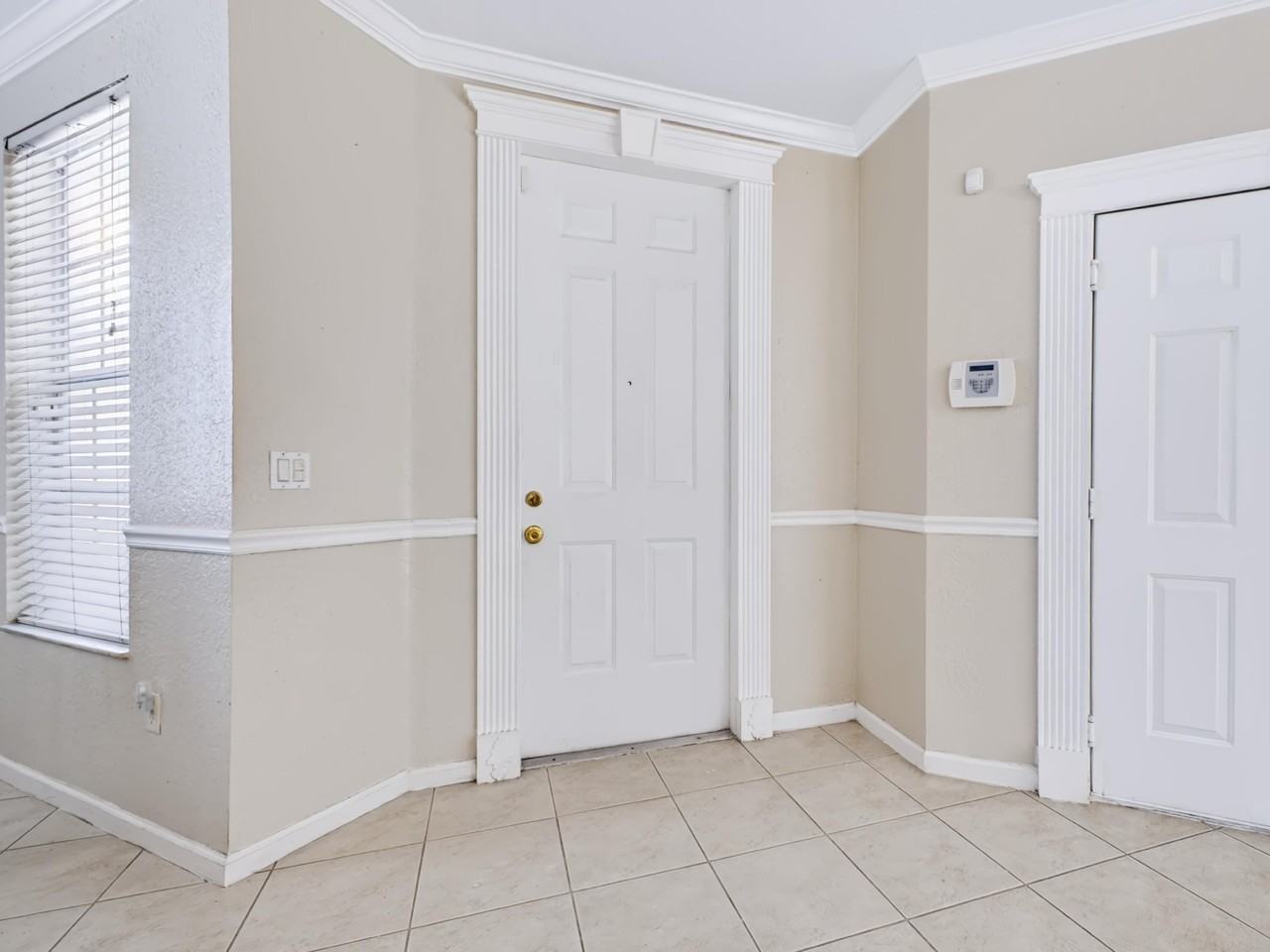 6116 Azalea Cir - Photo 4 of 38