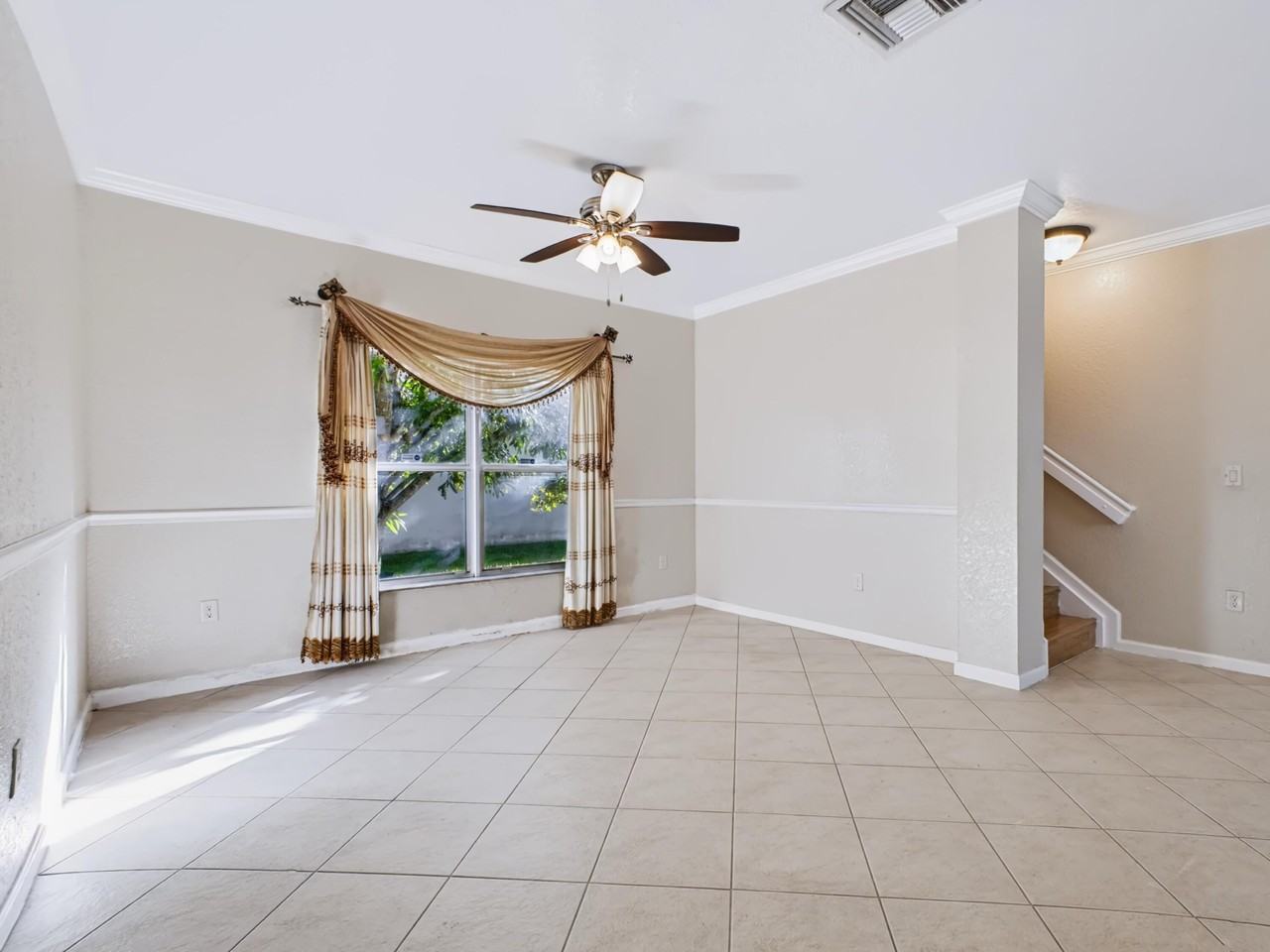 6116 Azalea Cir - Photo 6 of 38