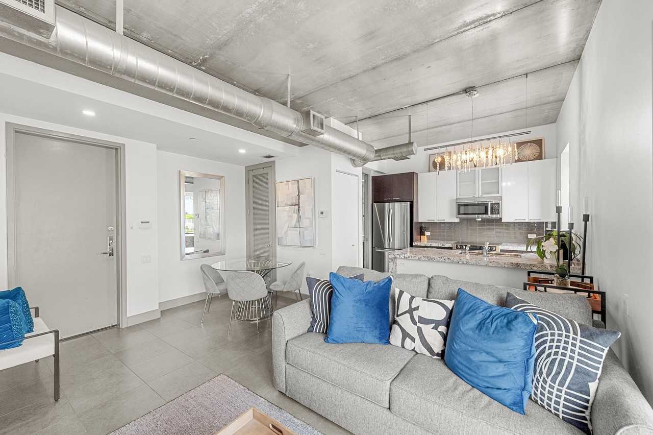 111 Se 2nd St #302 - Photo 6 of 30