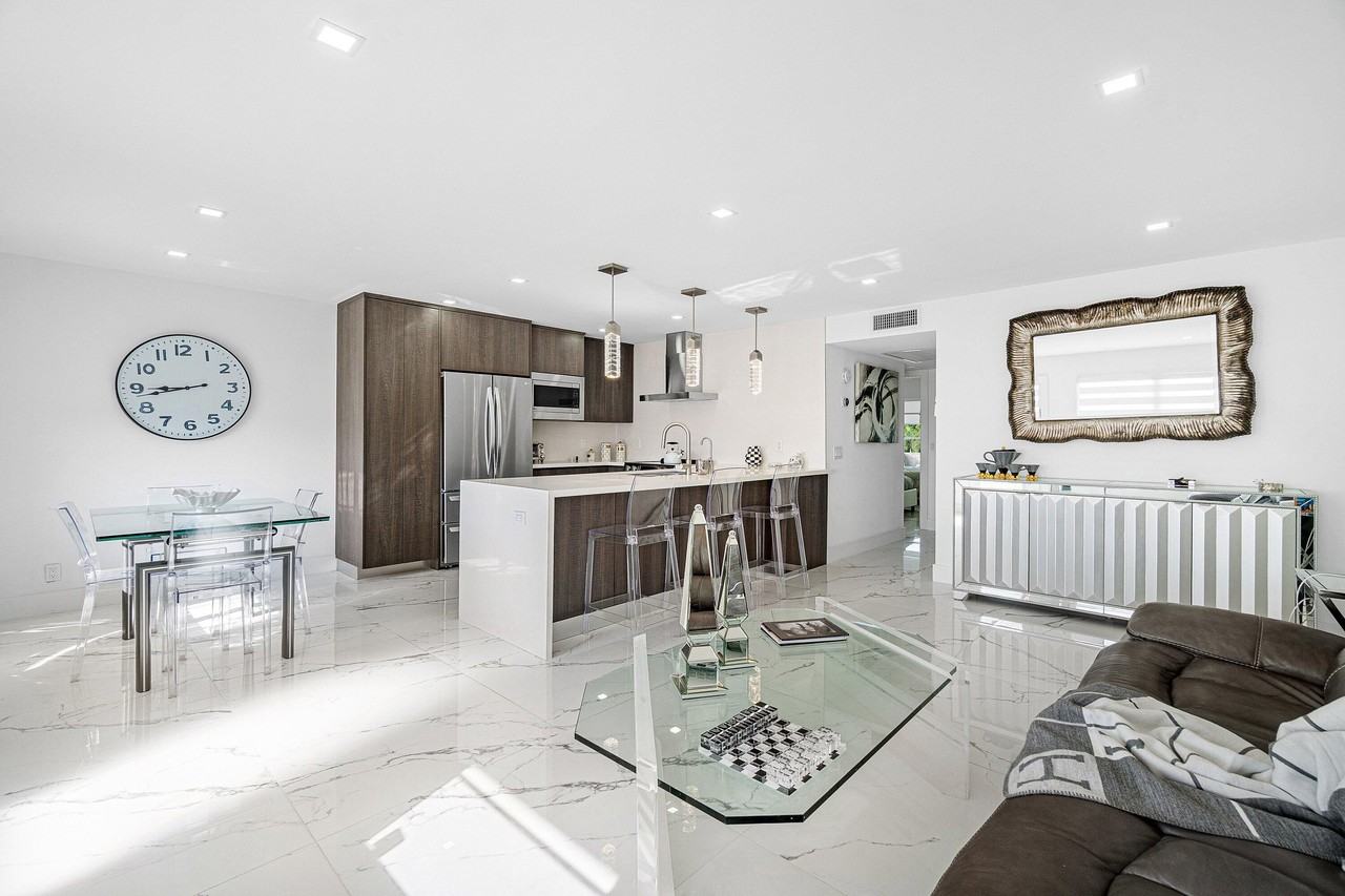 4017 Newcastle A - Photo 5 of 46