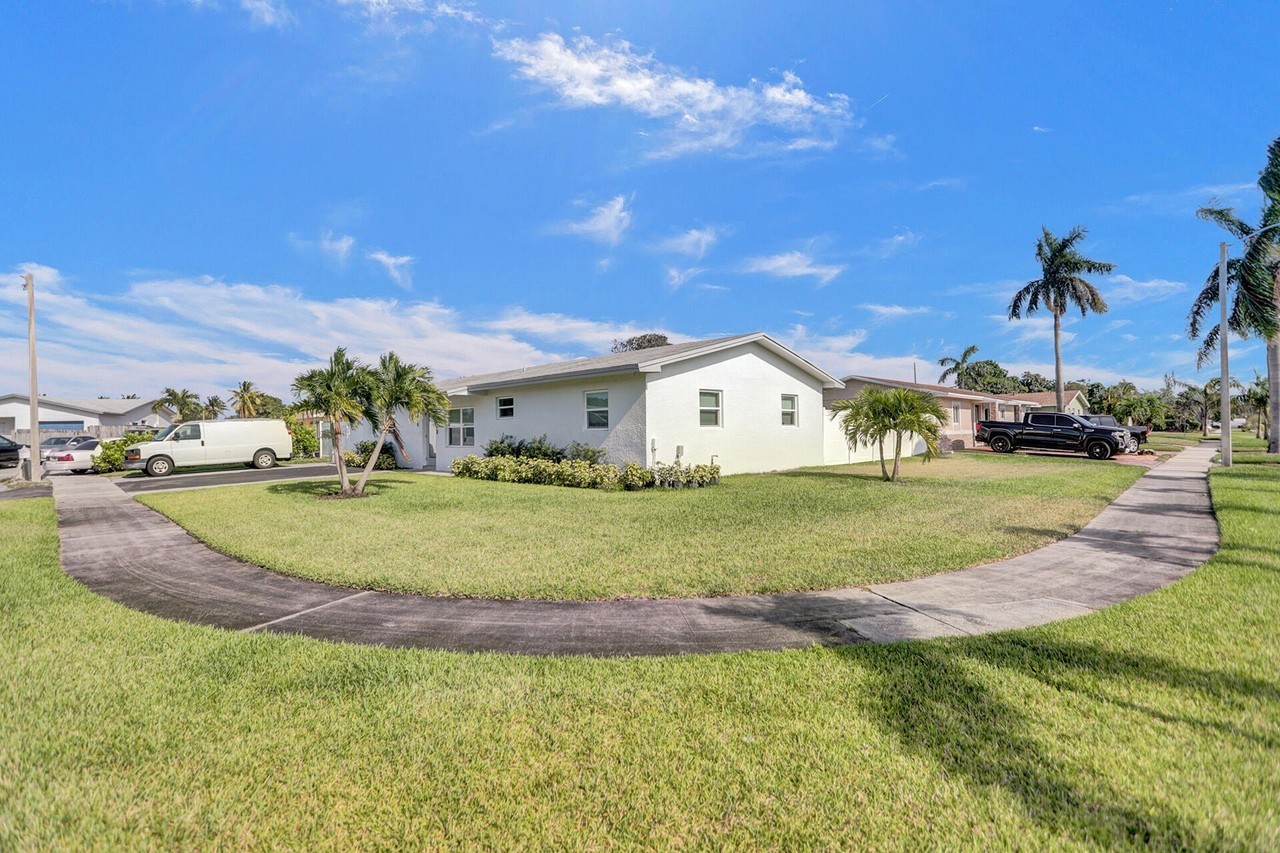 1210 Sw 10th Ter - Photo 7 of 40
