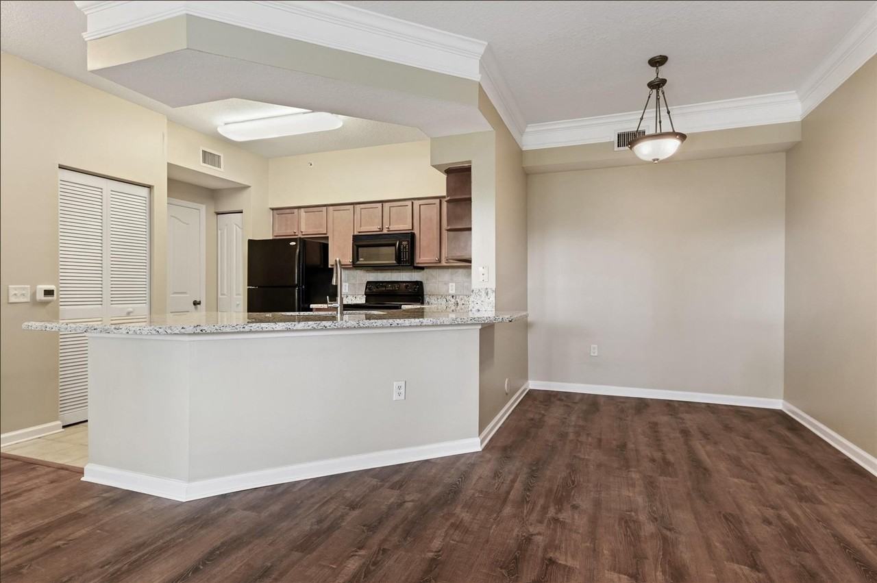 9905 Baywinds Dr #2104 - Photo 4 of 15