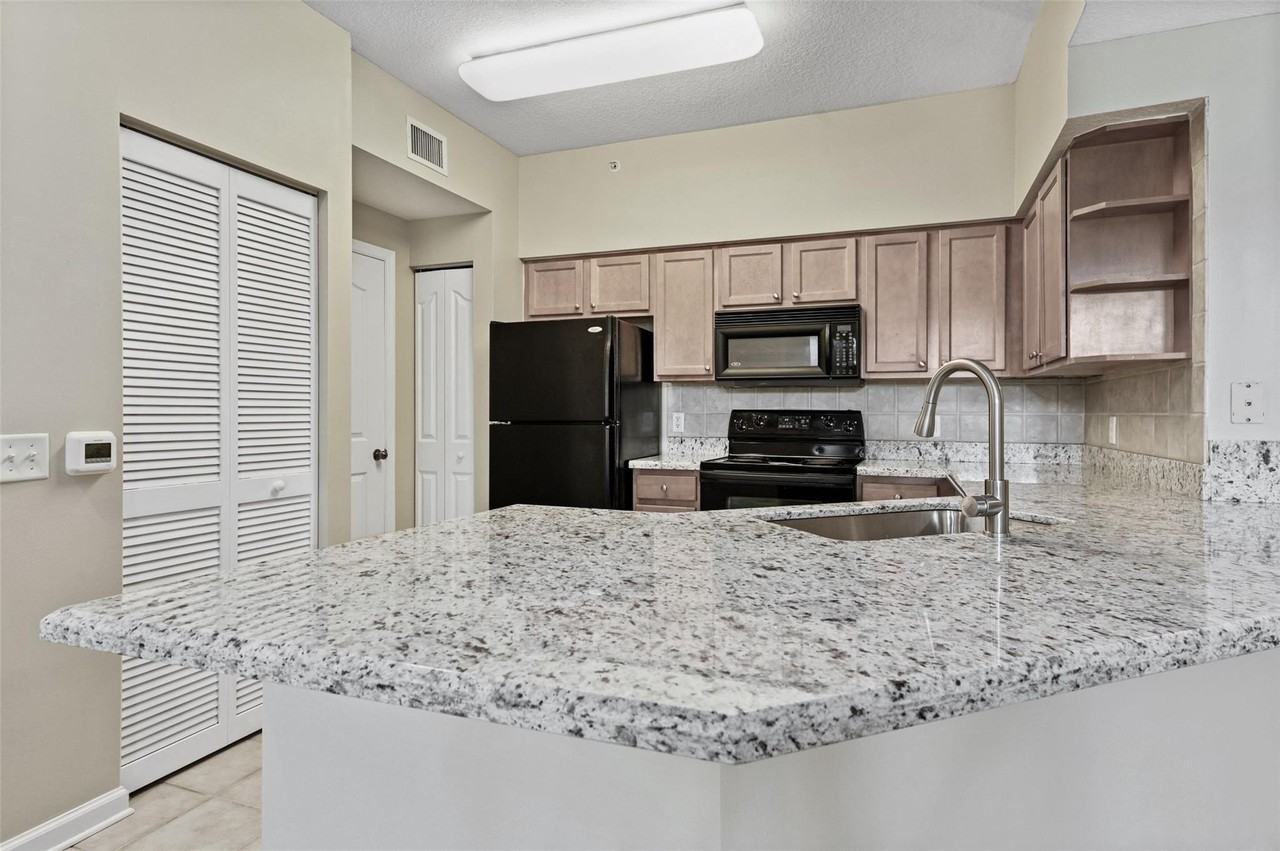9905 Baywinds Dr #2104 - Photo 6 of 15