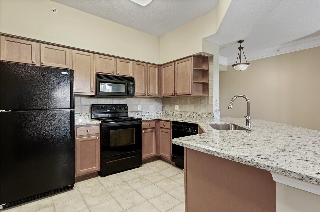 9905 Baywinds Dr #2104 - Photo 7 of 15