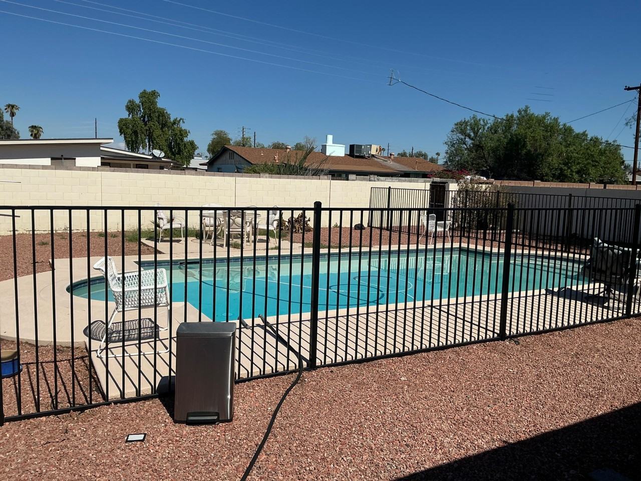 W Desert Park Ln - Photo 2 of 11