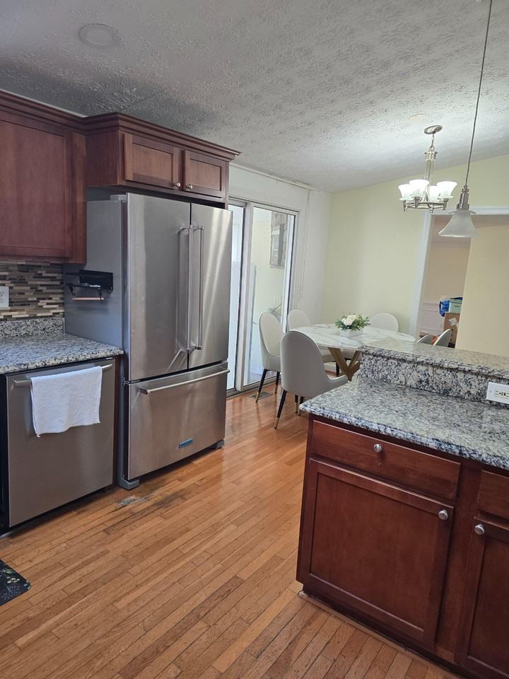 Briarwood Ct - Photo 2 of 14