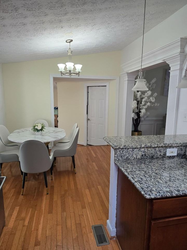 Briarwood Ct - Photo 5 of 14